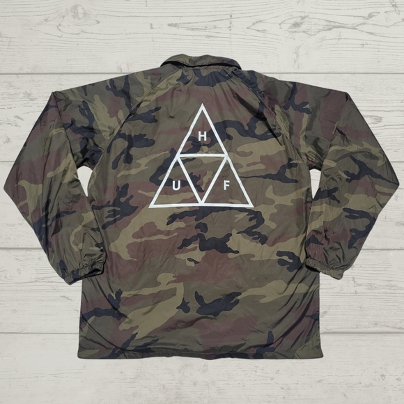 HUF Worldwide Triple Triangle Coach Jacket in Camo - Picture 5 of 9